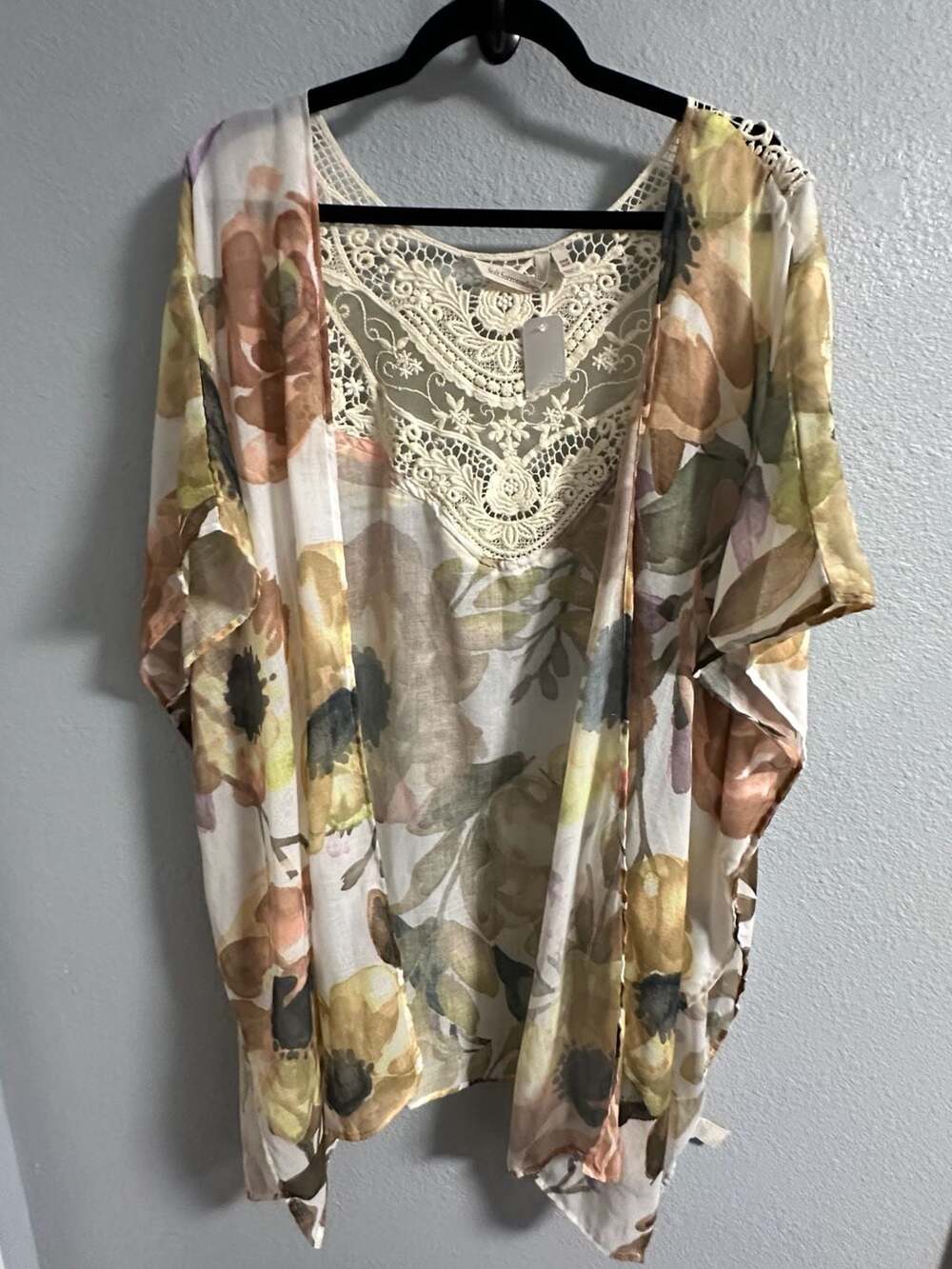 Soft Surroundings Watercolor Floral Open Front Kimono Cover Up with Crochet